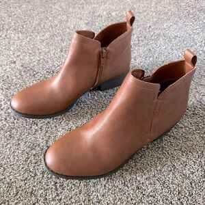 Sun & Stone Womens Cadee Ankle Booties 
Size 5.5  New With Box
